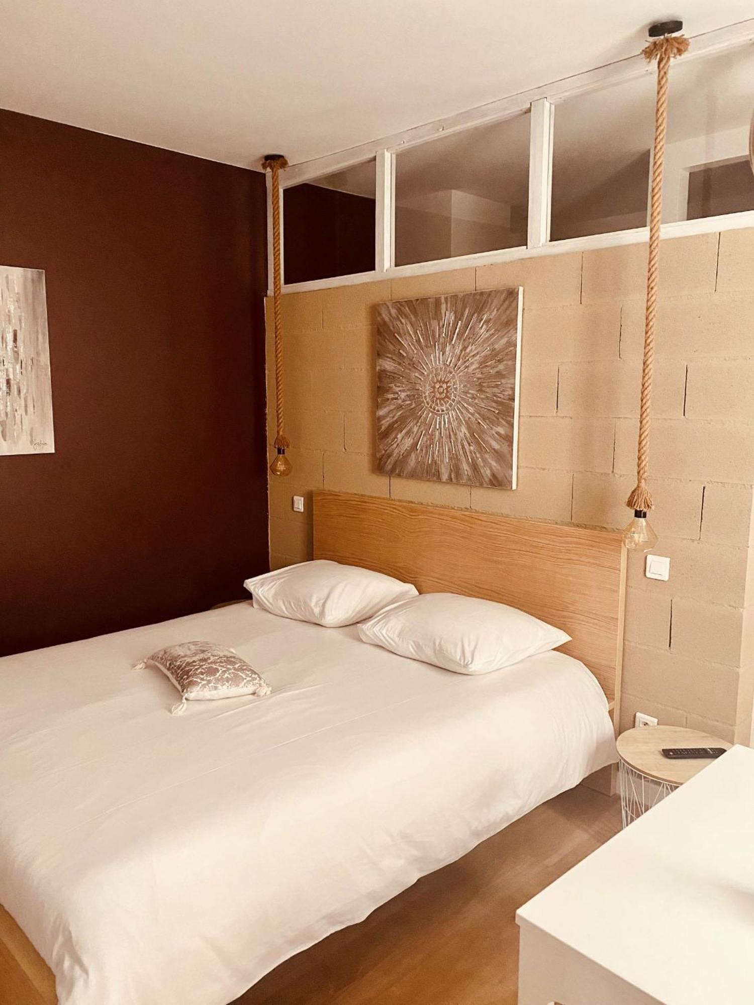 Suite 24 Appart'Hotel-3 Etoiles Le Creusot Phòng bức ảnh